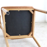 アームチェア 肘掛けをテーブルに浮かせて床掃除スムーズ 美しさと座り心地を両立した一脚 ダイニング