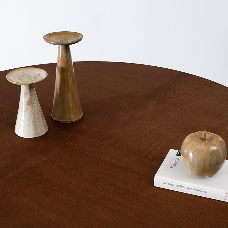 自然と視線が交わるラウンド型のダイニングテーブル 円形3人掛け