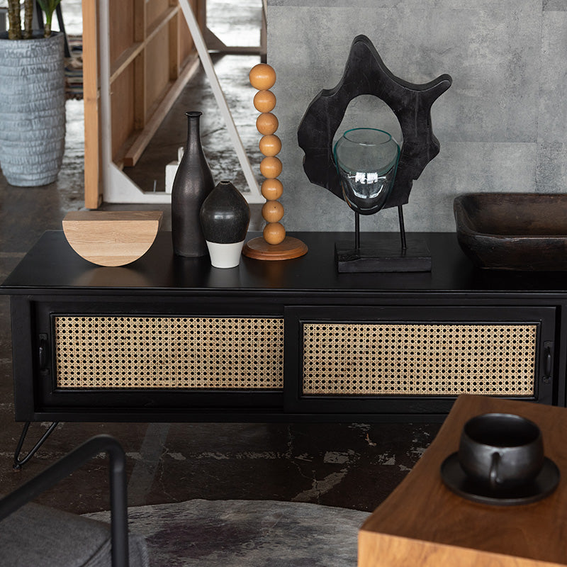 天然ラタンを使用したブラックカラーのTVボード 幅150cm – Good Decors
