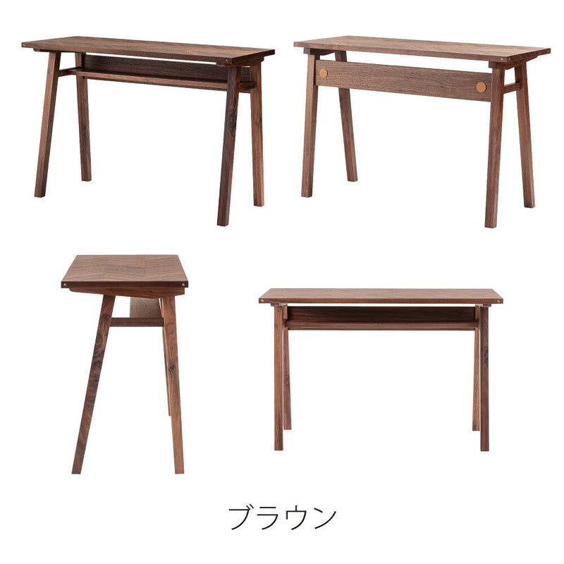 天然木のぬくもりを感じるシンプルなデザインのデスク