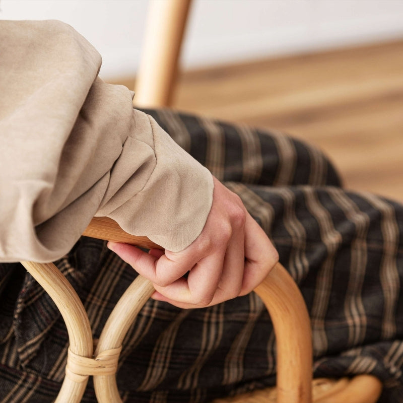 ラタンチェア 曲線が描く陰影の美しさで部屋が華やぐ 軽やかで身体にフィットする心地よい暮らし