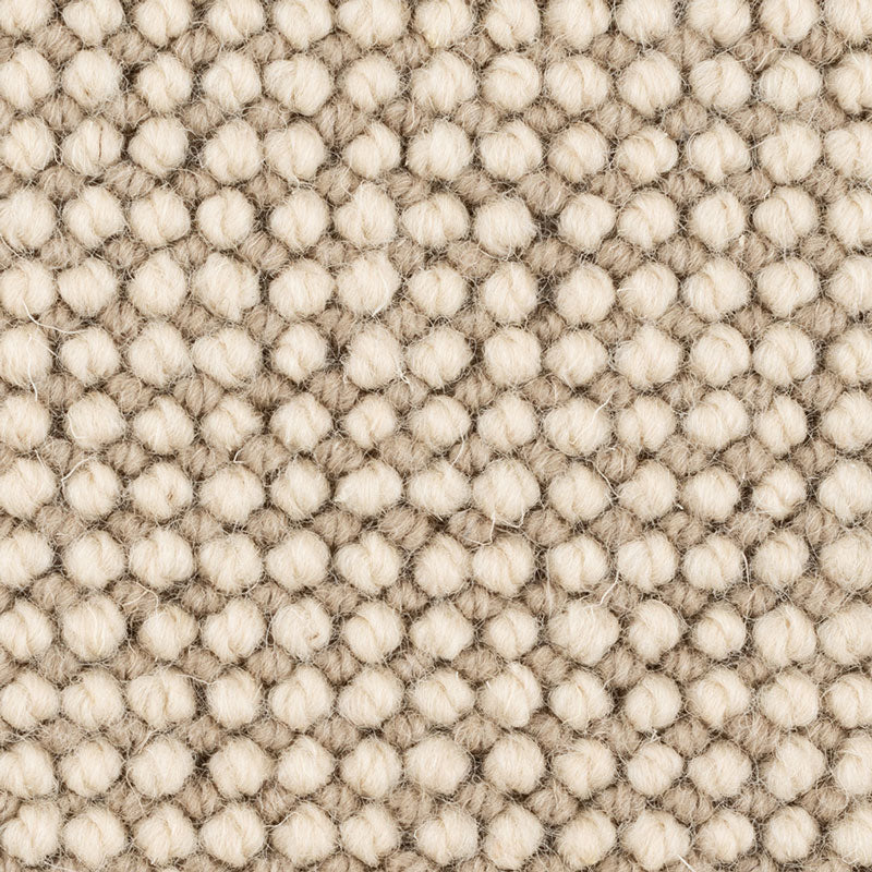 ウール素材の魅力を活かすナチュラルカラーのカーペット