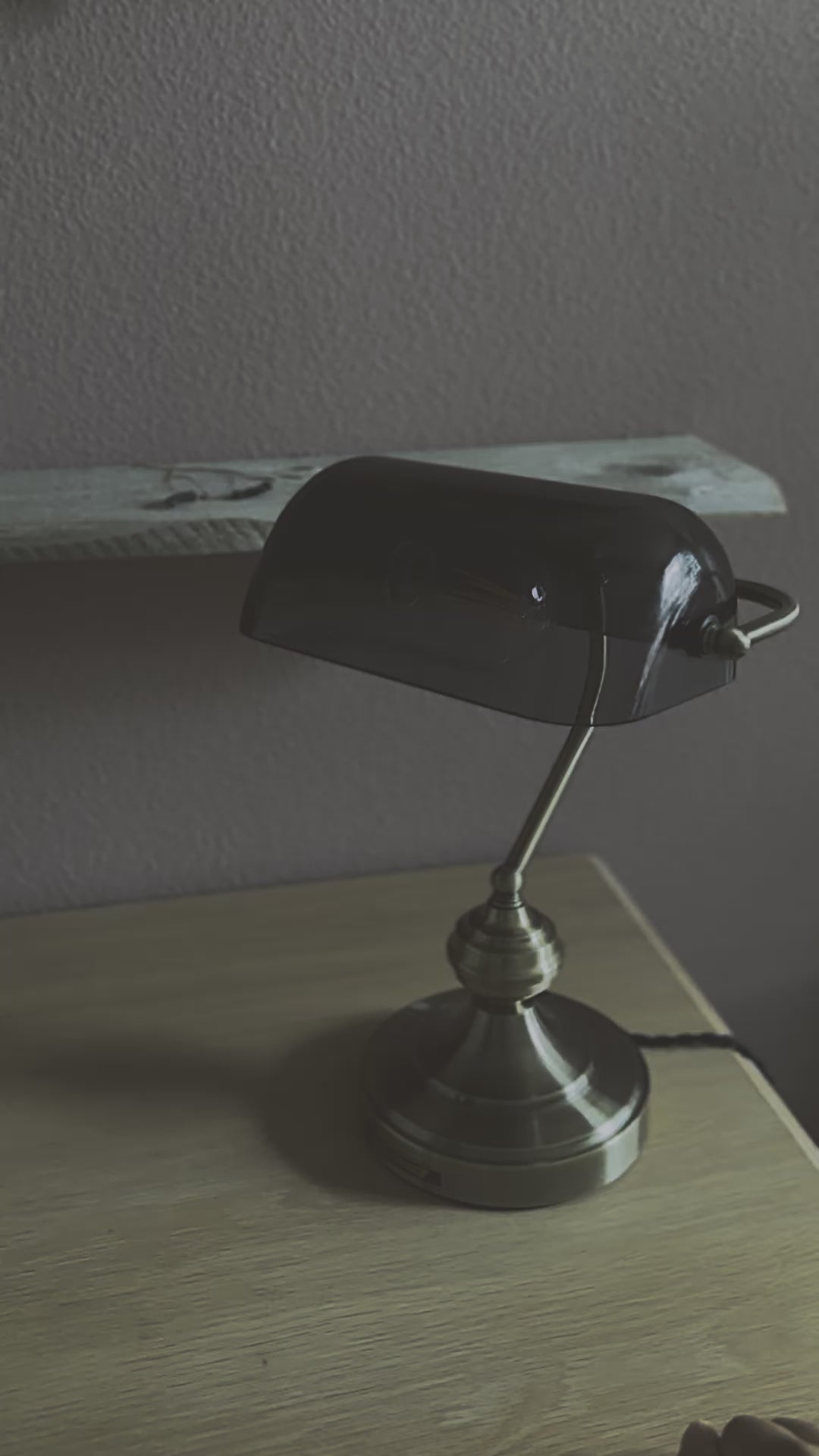 デスクライト Bankers lamp バンカーズランプ – Good Decors