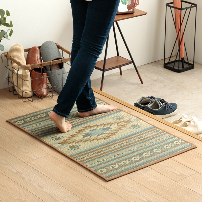 キリム柄の玄関マット 九州産のい草を使用 – Good Decors キリム柄の玄関マット 九州産のい草を使用 – Good Decors